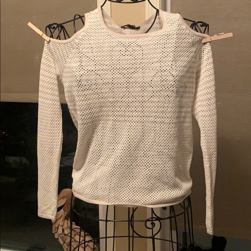 Romeo and Juliet Couture open shoulder top